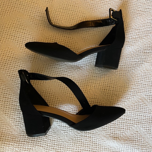 Dream Pairs Chunky Black Heels - Picture 1 of 4